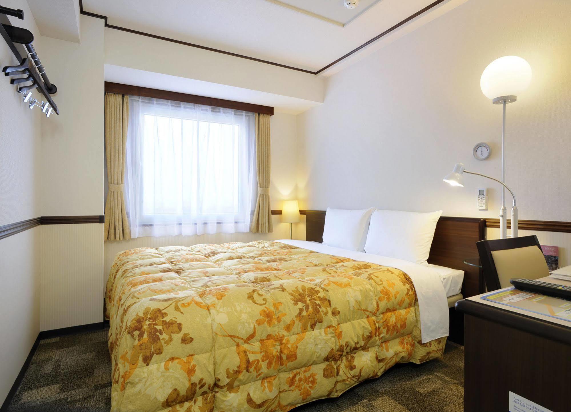 東横inn梅田中津1 ホテル 3*
